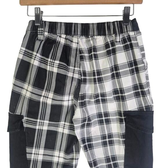 ALMOST FAMOUS Plaid Split Cargo Jogger Style Pants Size Womens S - Picture 5 of 9